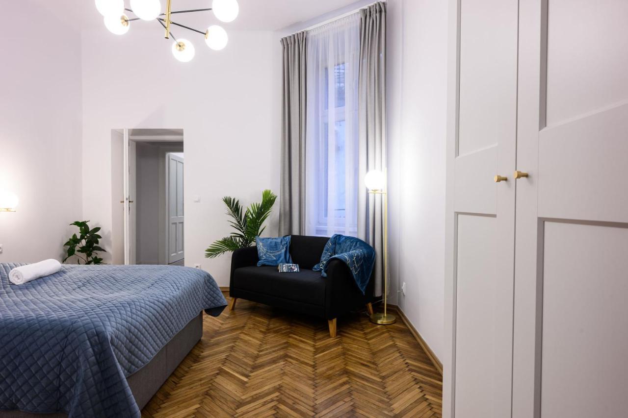 Unique Style Apartments Old Town - 25 Min From The Airport - By Homelike Krakow Luaran gambar