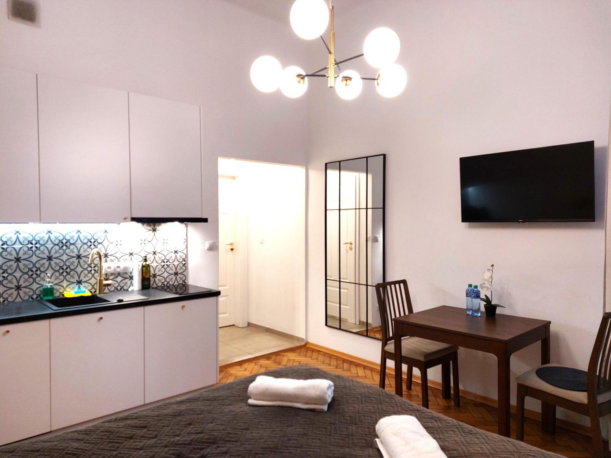 Unique Style Apartments Old Town - 25 Min From The Airport - By Homelike Krakow Luaran gambar